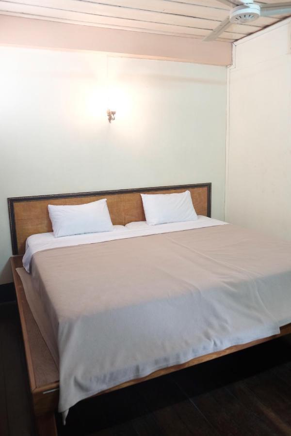 Manilath Guesthouse Хуайсай Экстерьер фото