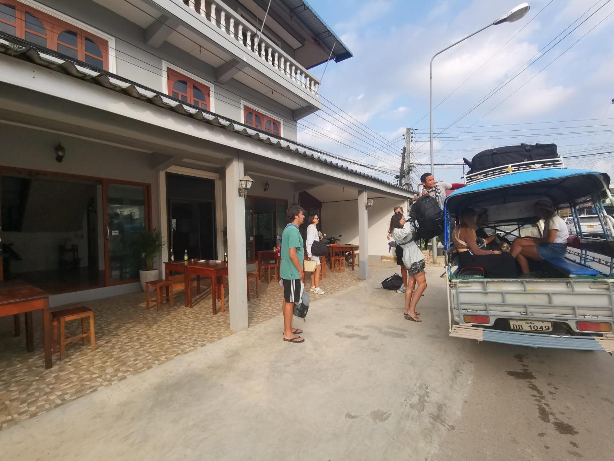 Manilath Guesthouse Хуайсай Экстерьер фото
